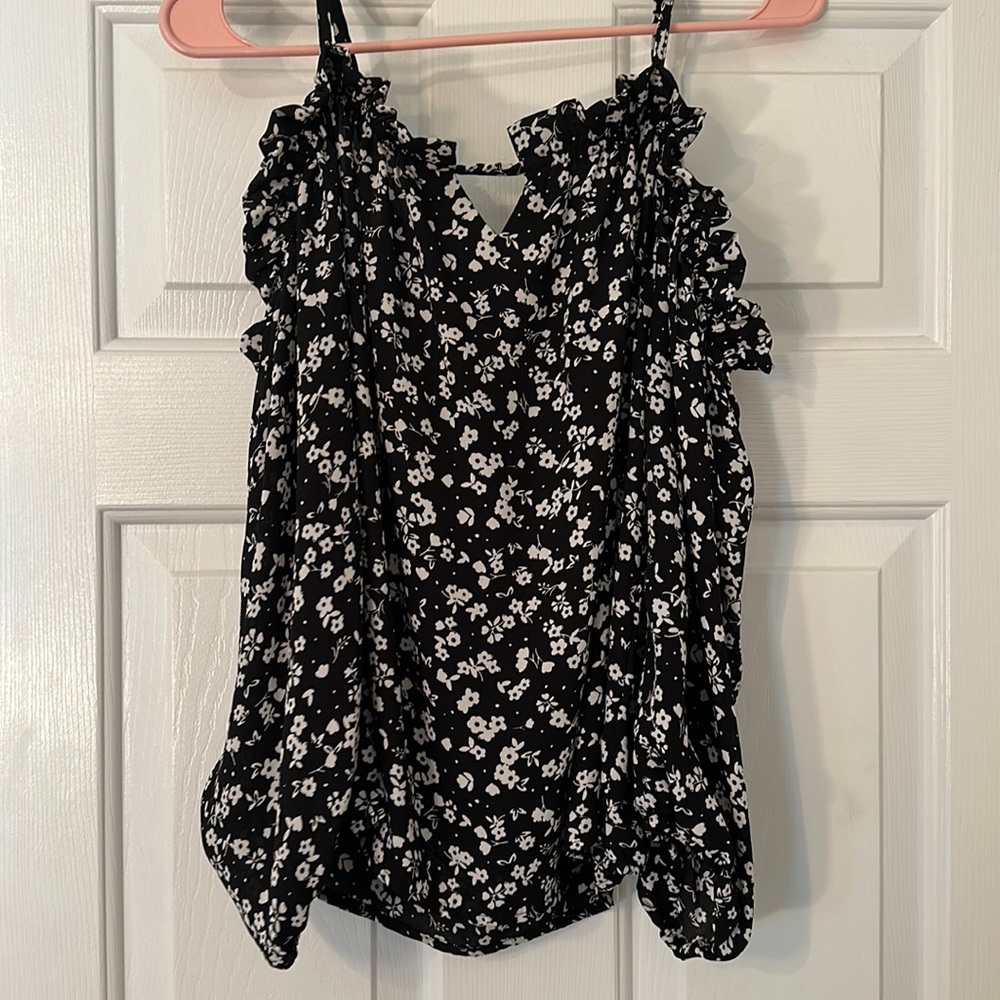 Rue21, Size Large, Off-The-Shoulder, Ruffled Top, Black Shirt/White Flowers
